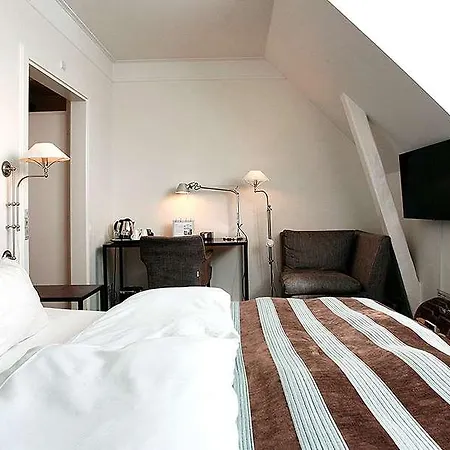 Kong Arthur Hotel 4*