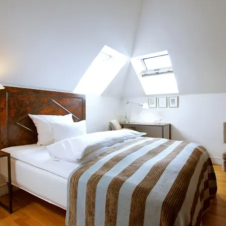 Kong Arthur Hotel 4*