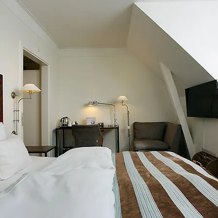 Hotel Kong Arthur 4*