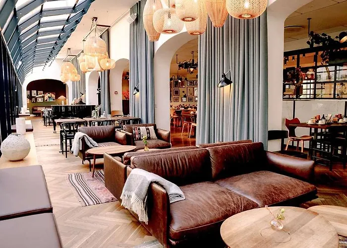 מלון Kong Arthur 4*